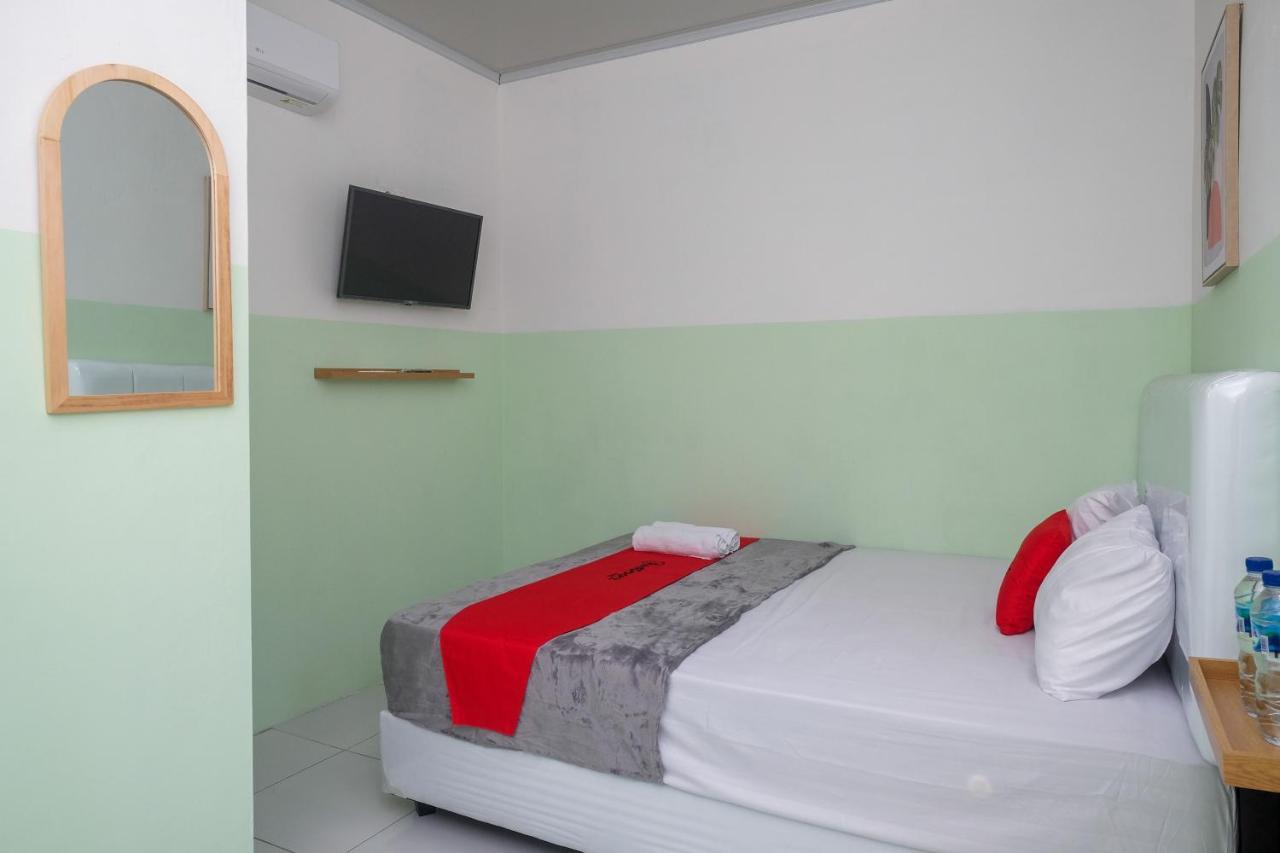 فندق Reddoorz Near Tugu Kartasura Sukoharjo المظهر الخارجي الصورة