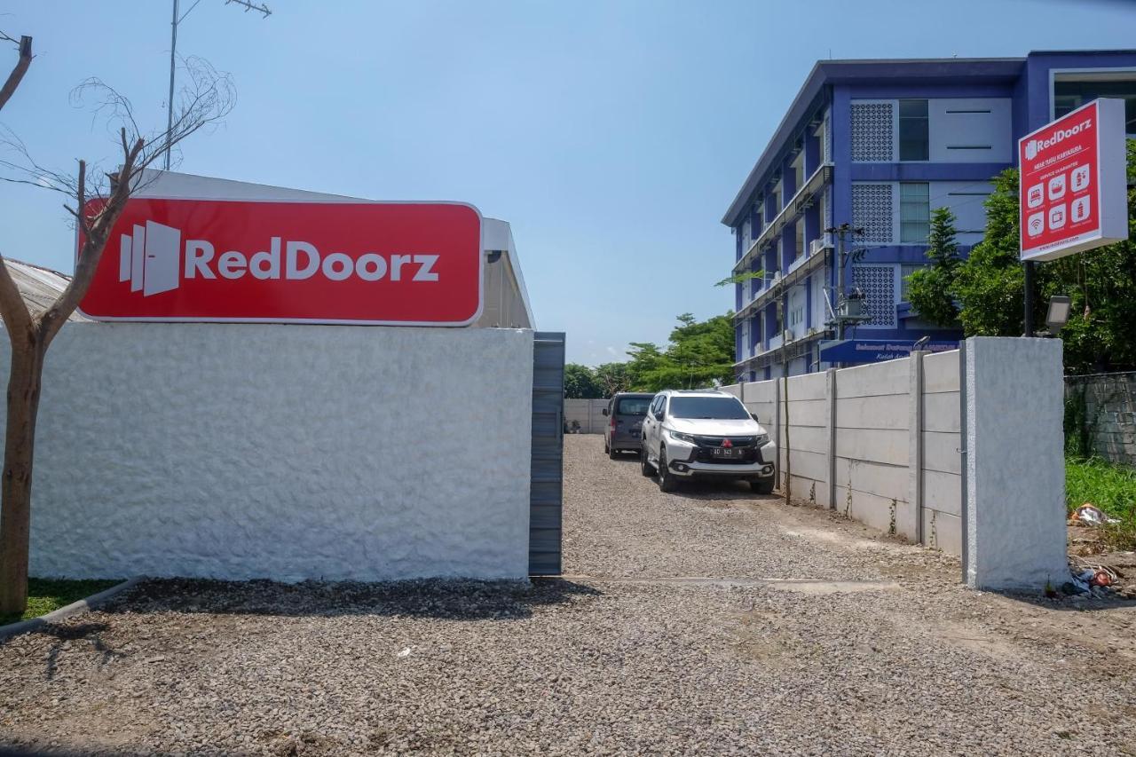 فندق Reddoorz Near Tugu Kartasura Sukoharjo المظهر الخارجي الصورة