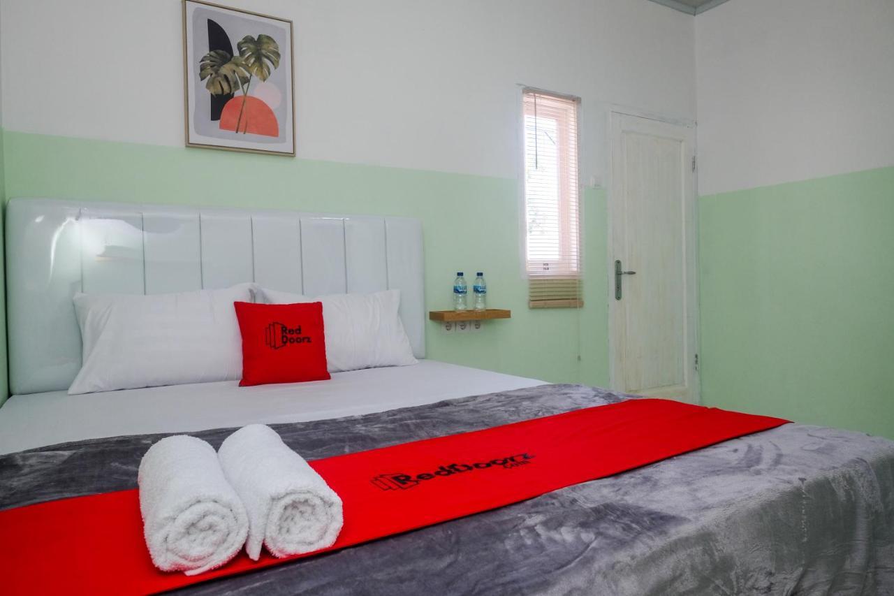 فندق Reddoorz Near Tugu Kartasura Sukoharjo المظهر الخارجي الصورة