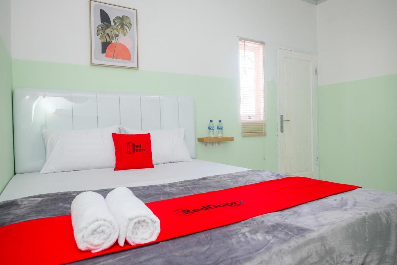 فندق Reddoorz Near Tugu Kartasura Sukoharjo المظهر الخارجي الصورة
