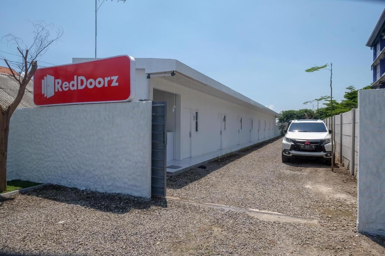 فندق Reddoorz Near Tugu Kartasura Sukoharjo المظهر الخارجي الصورة