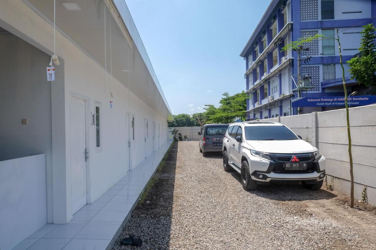 فندق Reddoorz Near Tugu Kartasura Sukoharjo المظهر الخارجي الصورة