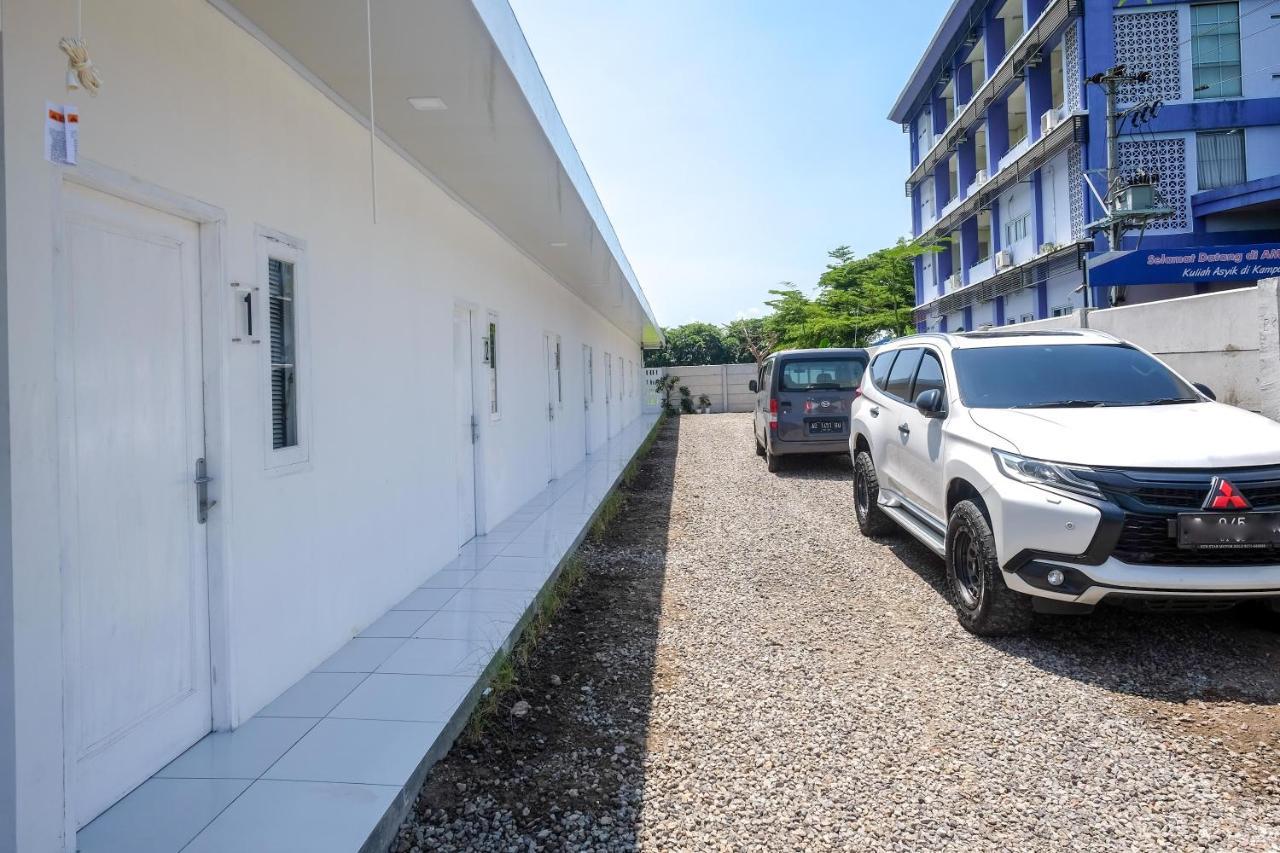فندق Reddoorz Near Tugu Kartasura Sukoharjo المظهر الخارجي الصورة