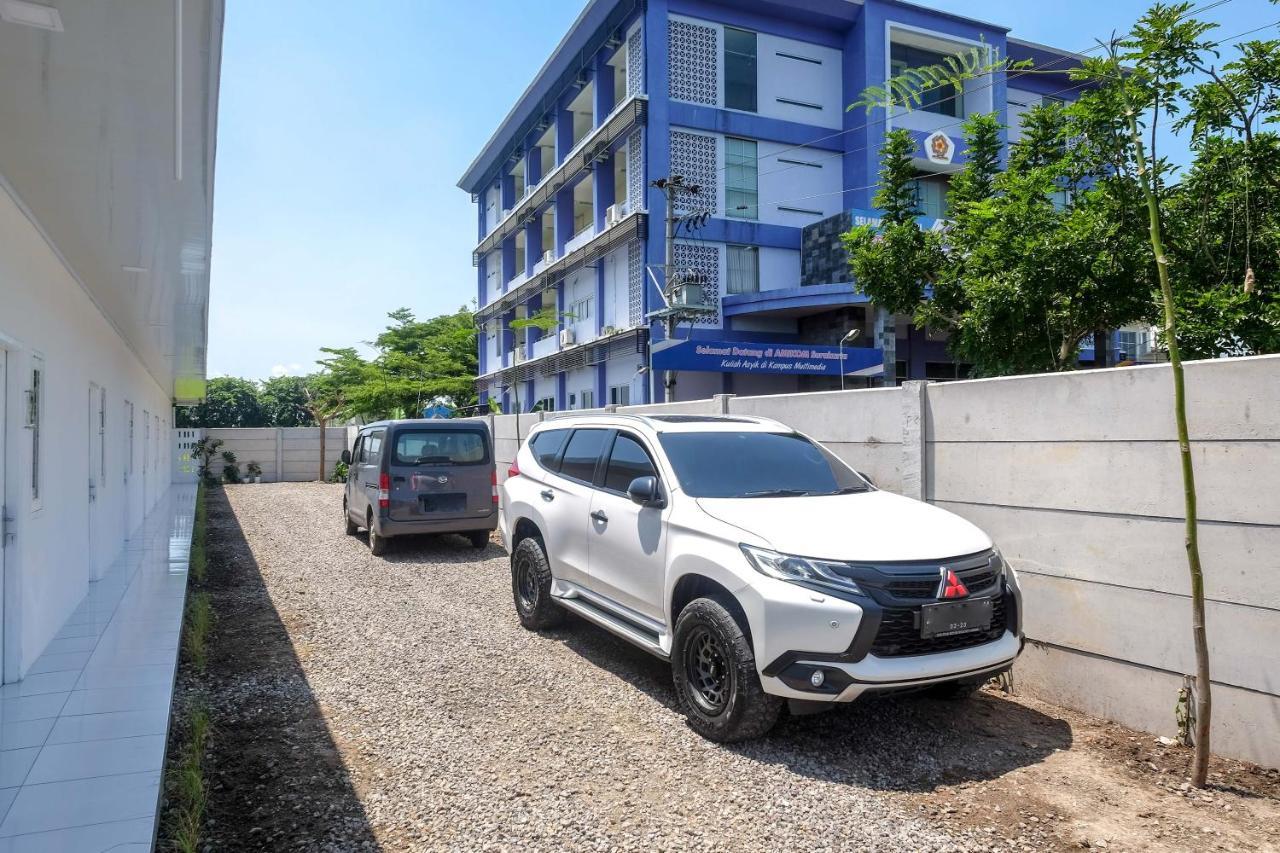 فندق Reddoorz Near Tugu Kartasura Sukoharjo المظهر الخارجي الصورة
